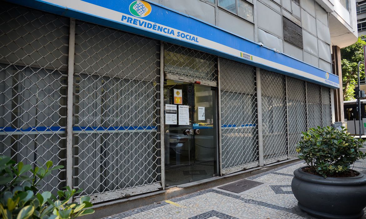 Senado aprova projeto que facilita prova de vida a aposentados e pensionistas do INSS Senado aprova projeto que facilita prova de vida a aposentados e pensionistas do INSS