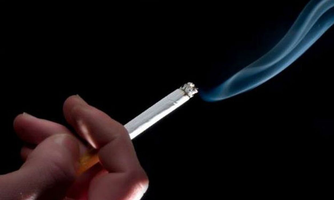 Fique alerta! comerciantes não podem colocar nada ligado a fumo perto de doces e brinquedos Fique alerta! comerciantes não podem colocar nada ligado a fumo perto de doces e brinquedos