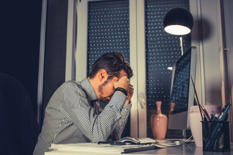 Cuidado, o esgotamento profissional pode levar à Síndrome de Burnout