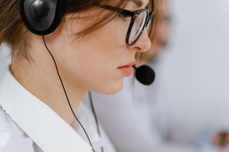 A ligação que você está recebendo começa com 0303? É telemarketing ativo. Vai atender?