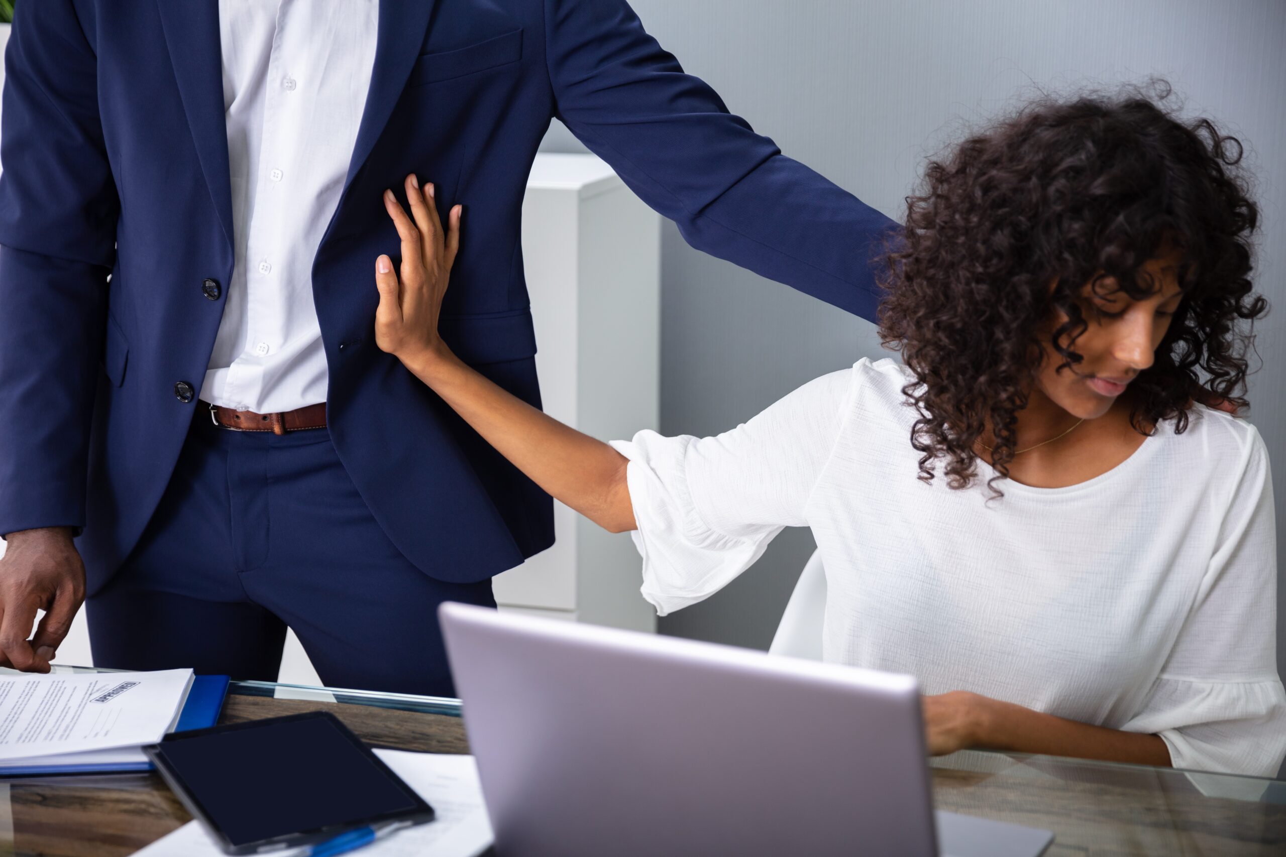 Denúncias de assédio sexual no ambiente de trabalho aumentaram com o fim do home office Denúncias de assédio sexual no ambiente de trabalho aumentaram com o fim do home office
